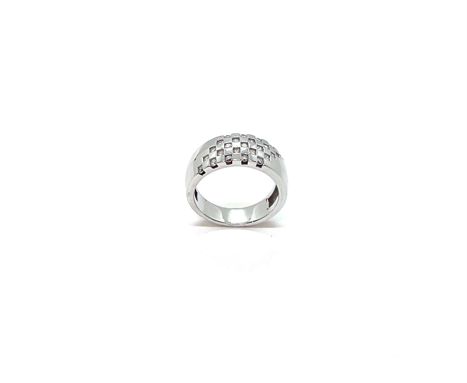 Anell or blanc 18kt siamants 0,64ct