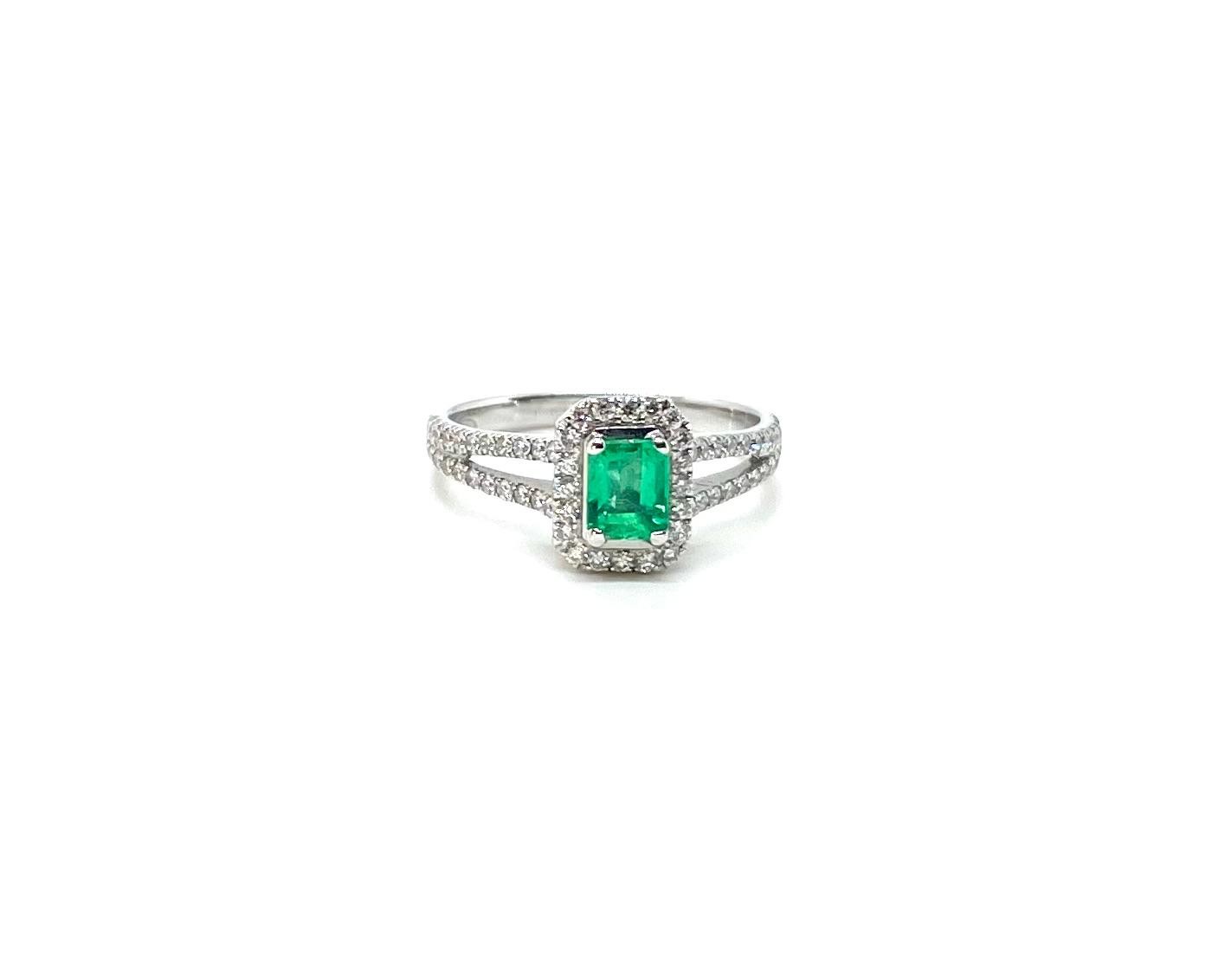 Anell or blanc 18kt maragda diamants